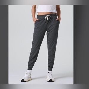 Vuori performance joggers sweatpants women's S gray athleisure